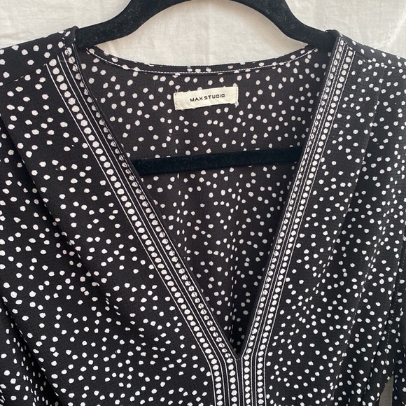 Max Studio - Black waist tie Blouse - Size L - Picture 2 of 6